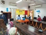 पथरहिया स्थित विकास भवन के सभागार में आवास दिवस पर आयोजित कार्यशाला को संबोधित करते परियोजना नि?