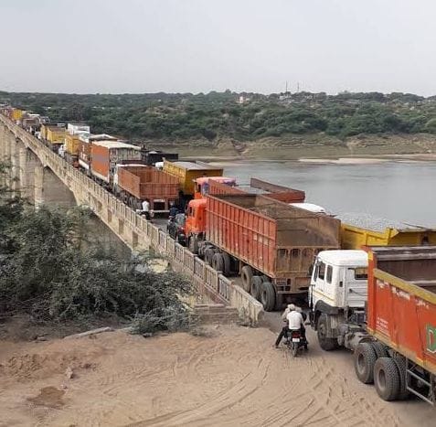 The benefits of the mining mafia mess up with hundreds of lives every day