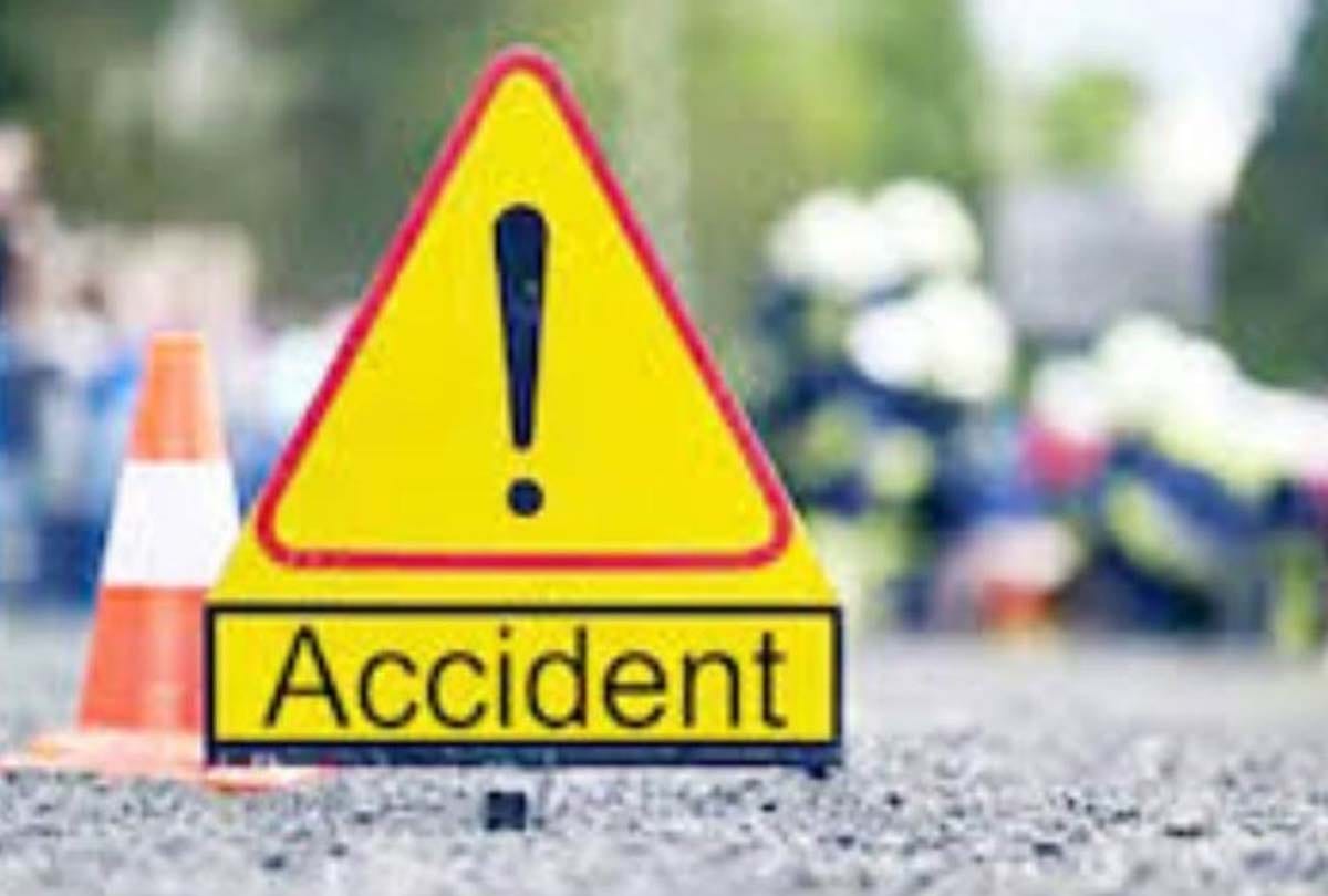 Loader-car collision on highway, soldier killed