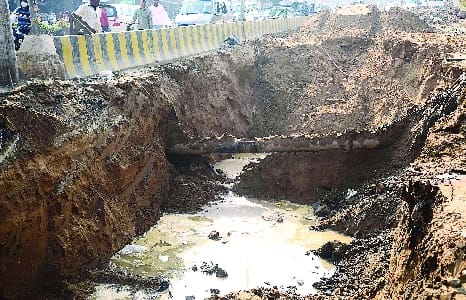 Digging pipeline on Municipal Road now