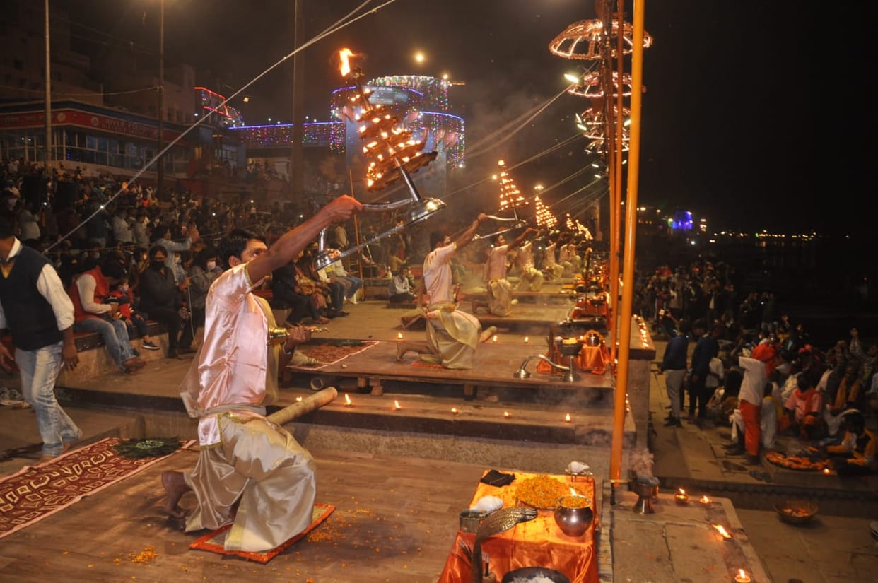 Ganga Aarti protested Started by subahe-ye-Banaras