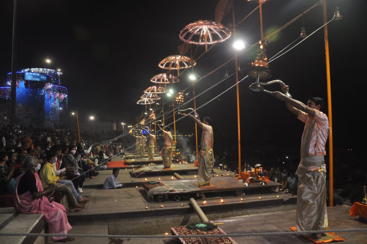 Ganga Aarti started in traditional form after 8 months in Varanasi