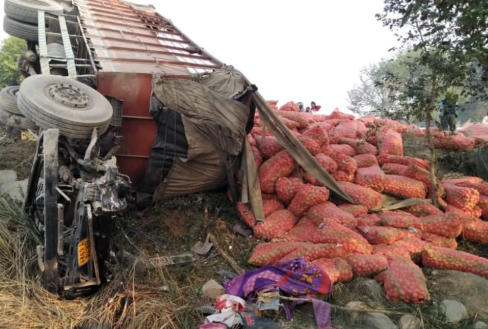 Two died in an accident in maharua thana kshetra in Ambedkarnagar