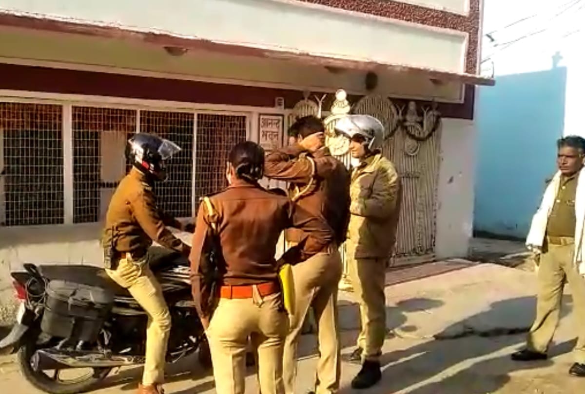 aligarh cbi team reaches fraud cbi dig home many cases against him