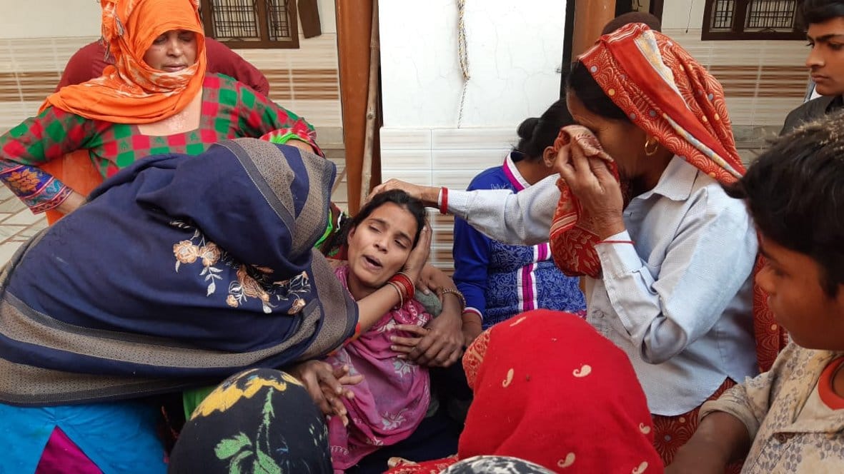 Scooty rider dies in road accident, sister injured