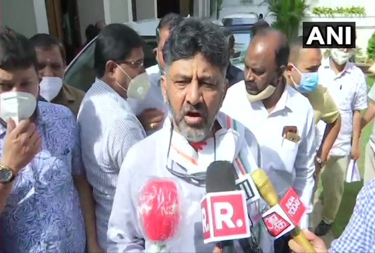 National Herald Case: Karnataka Congress Chief DK Shivakumar reaches the ED office in Delhi