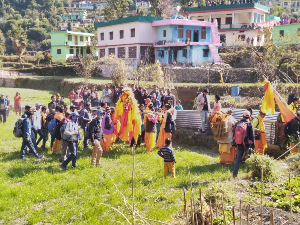 Temple adorned with ten quintal flowers, Lord Madmaheshwar will reside in Omkareshwar today