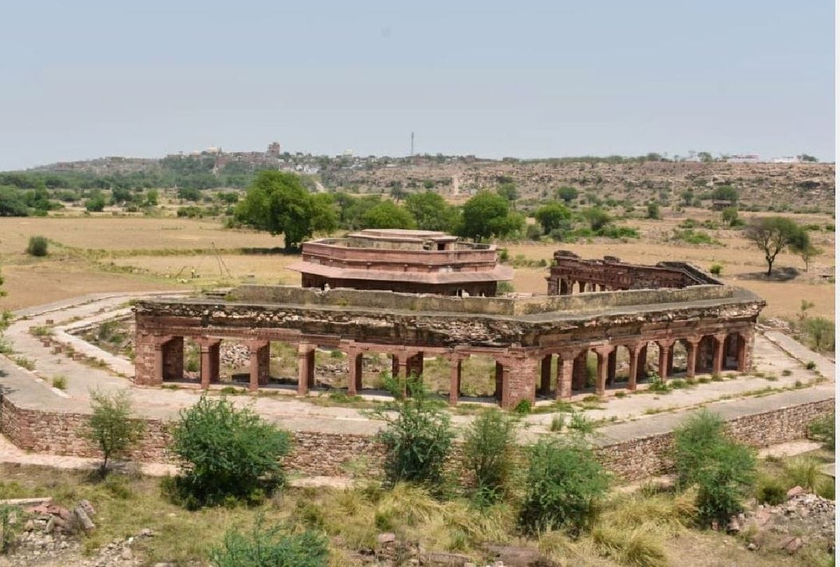 Fatehpur Sikri Hana palace turned into ruins