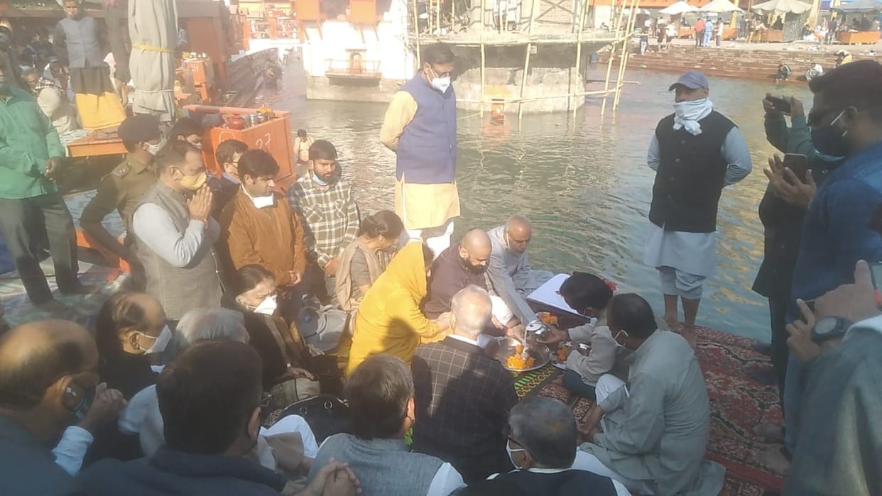 MP rita bahuguna joshi Immersed her granddaughter bones in haridwar ganga