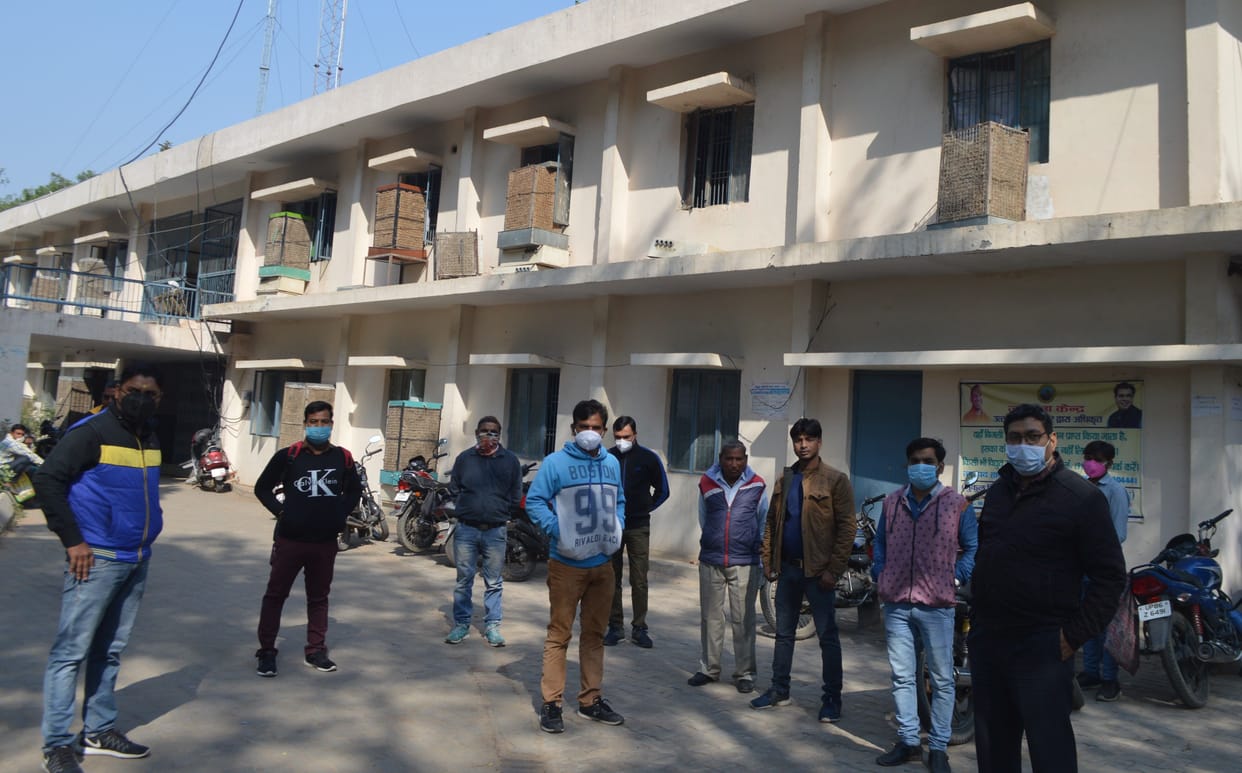 Hathras: Two clerks of Odhpura electrical office got corona infected