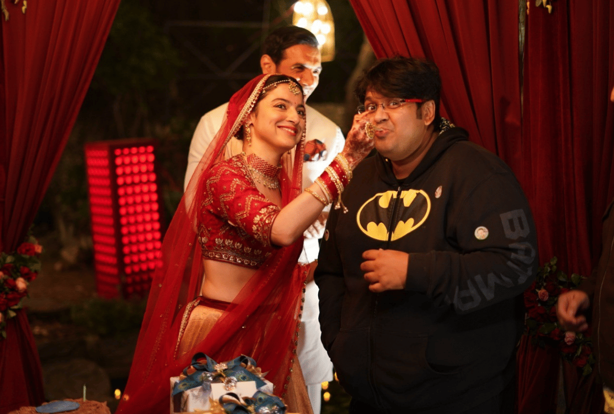 Divya Khosla Kumar celebrates birthday on sets of Satyameva Jayate 2 with husband Bhushan Kumar and John Abraham
