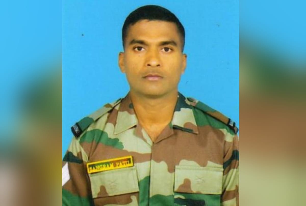 Jammu and Kashmir One Army personnel has lost his life in ceasefire violation by Pakistan in Nowshera sector of Rajouri