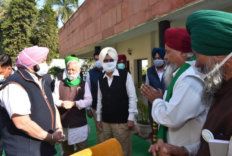 Farmers Protest in Punjab: Farmers of Punjab vacant rail track for 15 days