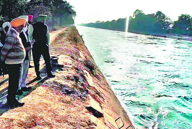 26 year old youth jumped into Canal at Mandi Gobindgarh of Punjab