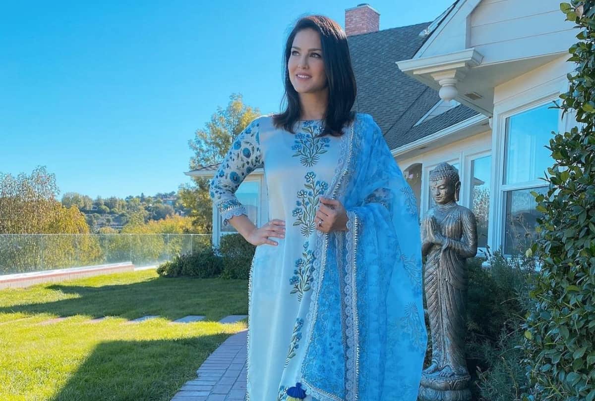 sunny leone bold gorgeous photoshoot looks hot photos in traditional outfit