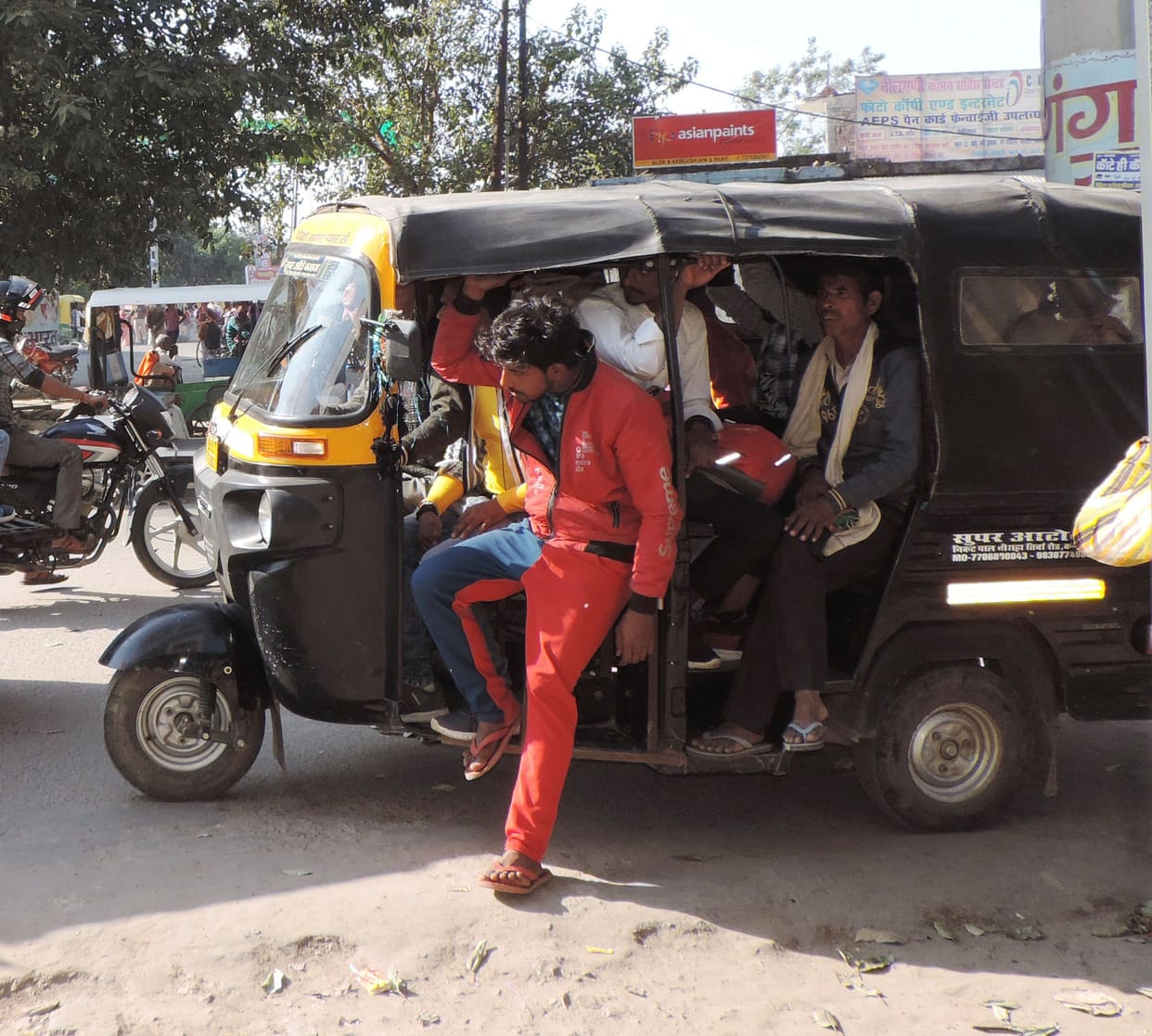 sadak suraksha saptaah: yaataayaat maah ko laga ovaraloding ka grahan