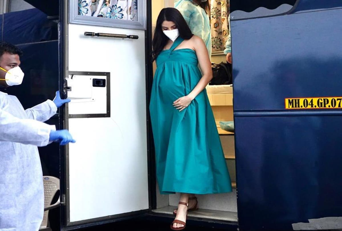 Anushka Sharma Did Not Take Maternity Leave Doing Shooting For a Commercial