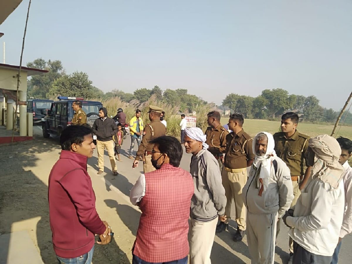 Two brothers going to invite sister wedding are died in accident in jaunpur up