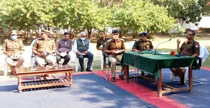 Police employees got exposed to problems at the military conference in Mahoba