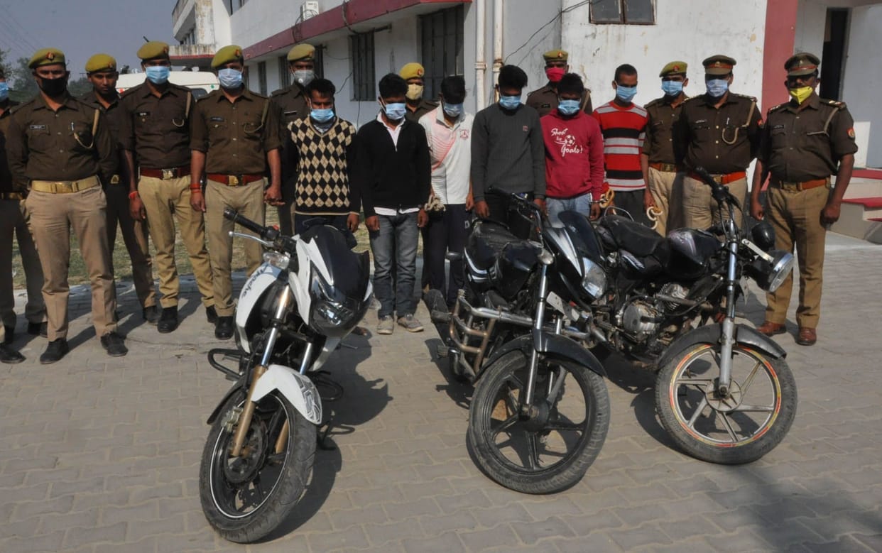 Six accused of franchise operator robbery arrested after encounter, two still absconding