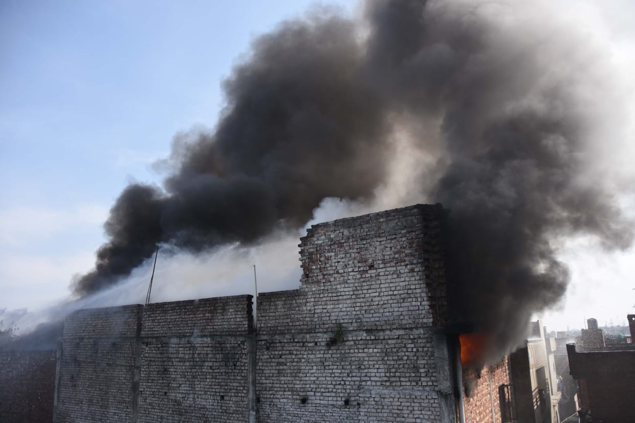 fire in junk warehouse of ludhiana