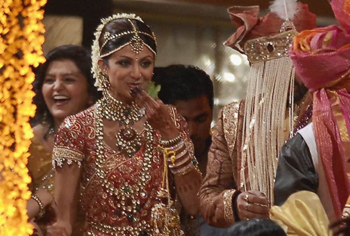 Shilpa shetty and raj kundra 12th wedding anniversary pictures