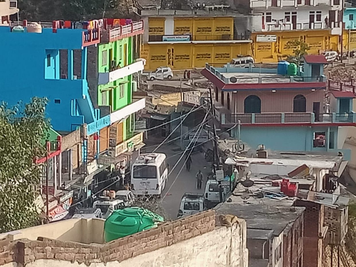 The problem of jam increased due to opening of Dobra-Chandhi bridge