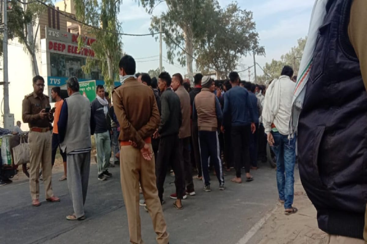 The remains of the cow dynasty were found in Mundali of Meerut and peoples has ruckus
