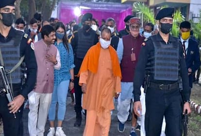 CM Yogi arrives to meet RSS Chief Bhagwat, discuss talks on making law against love jihad