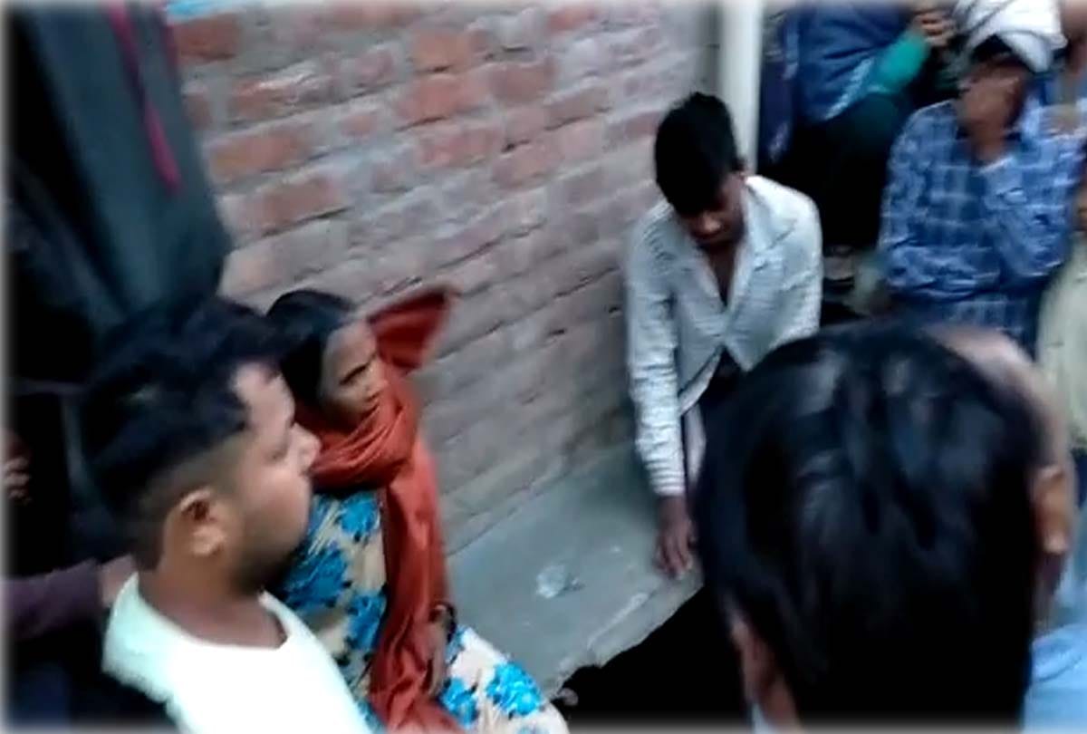 thief was caught by the mob and beaten
