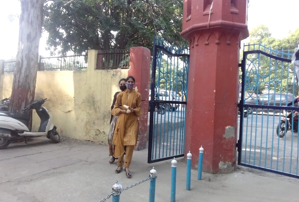 Agra College Reopen Today Latest News: Colleges reopen after eight months in agra