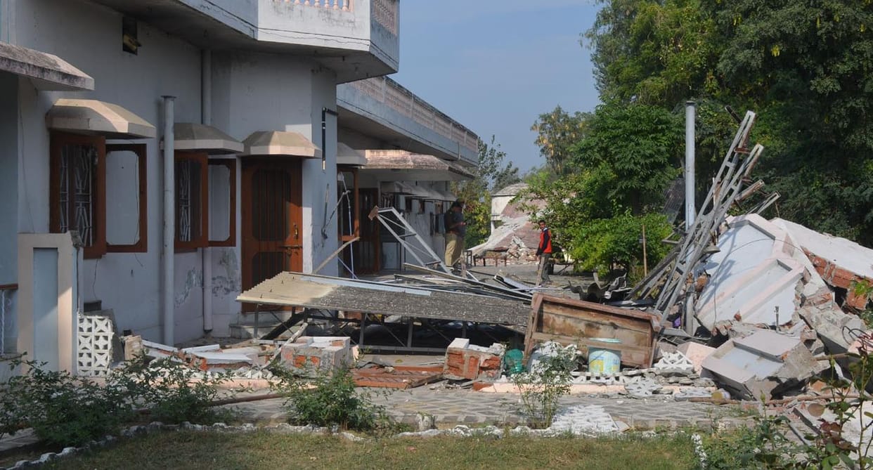 The entire palace of Pir Khushal demolished