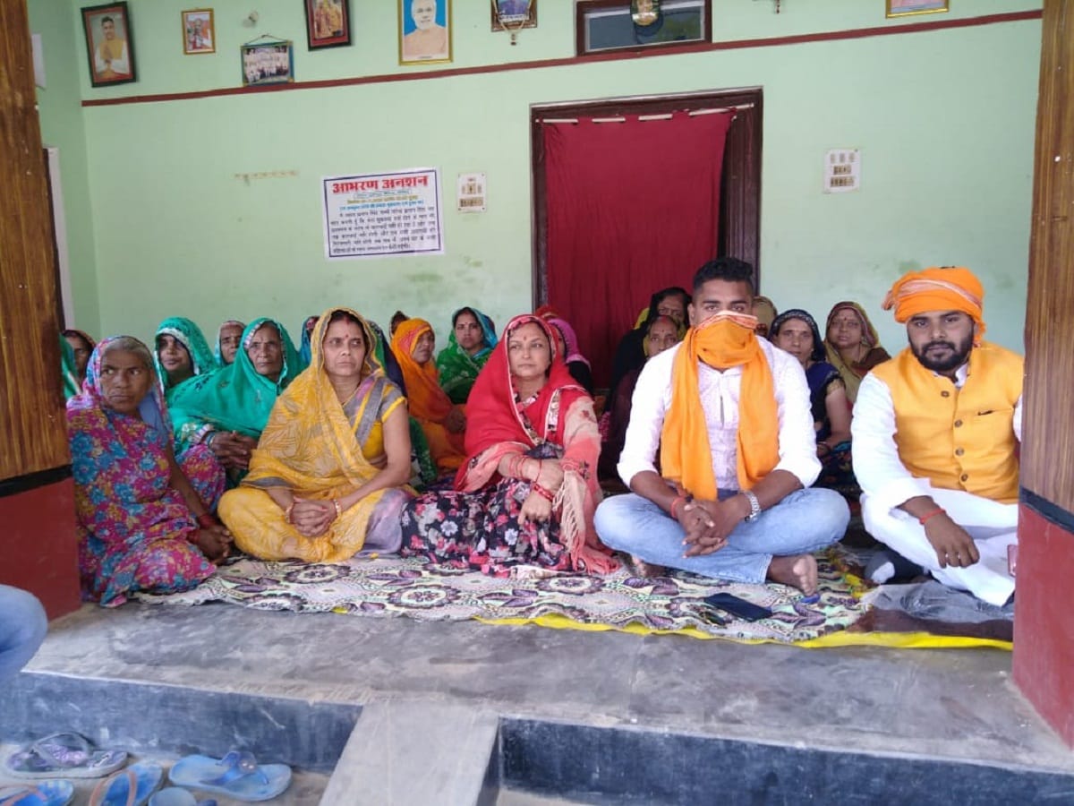 Ballia firing murder case: No arrests from other side women of accused party sit on hunger strike