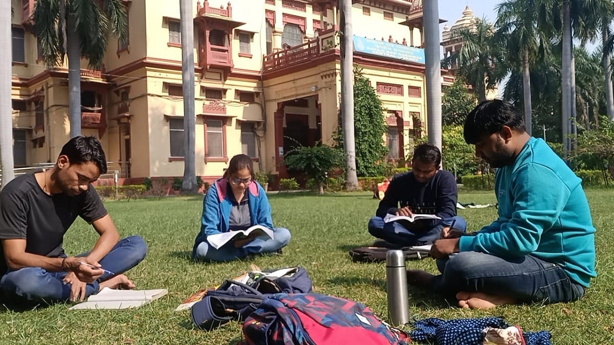 BHU first year students offline classes will start from 21 March hostel facilities will also available