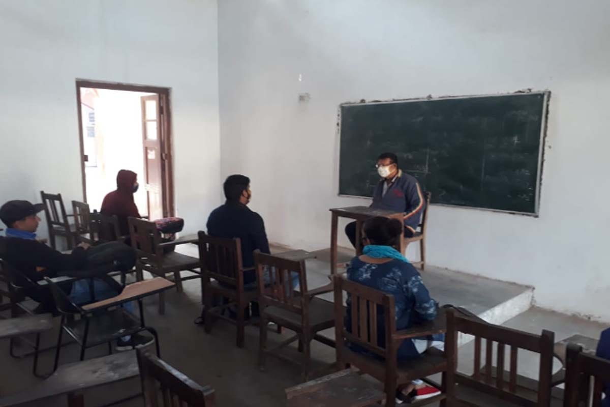 After eight months, college campus opened in Meerut, covid 19 changed the view of classes