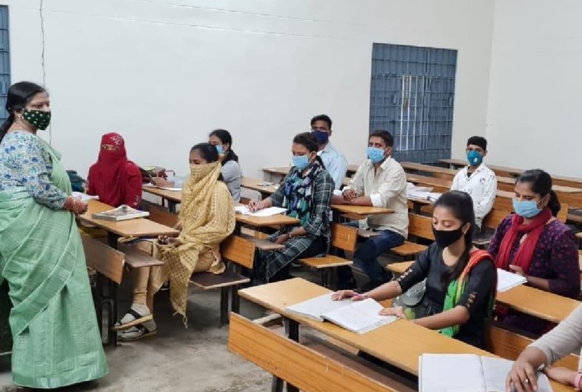 UP DDU college and university open today with coronavirus covid 19 protocols