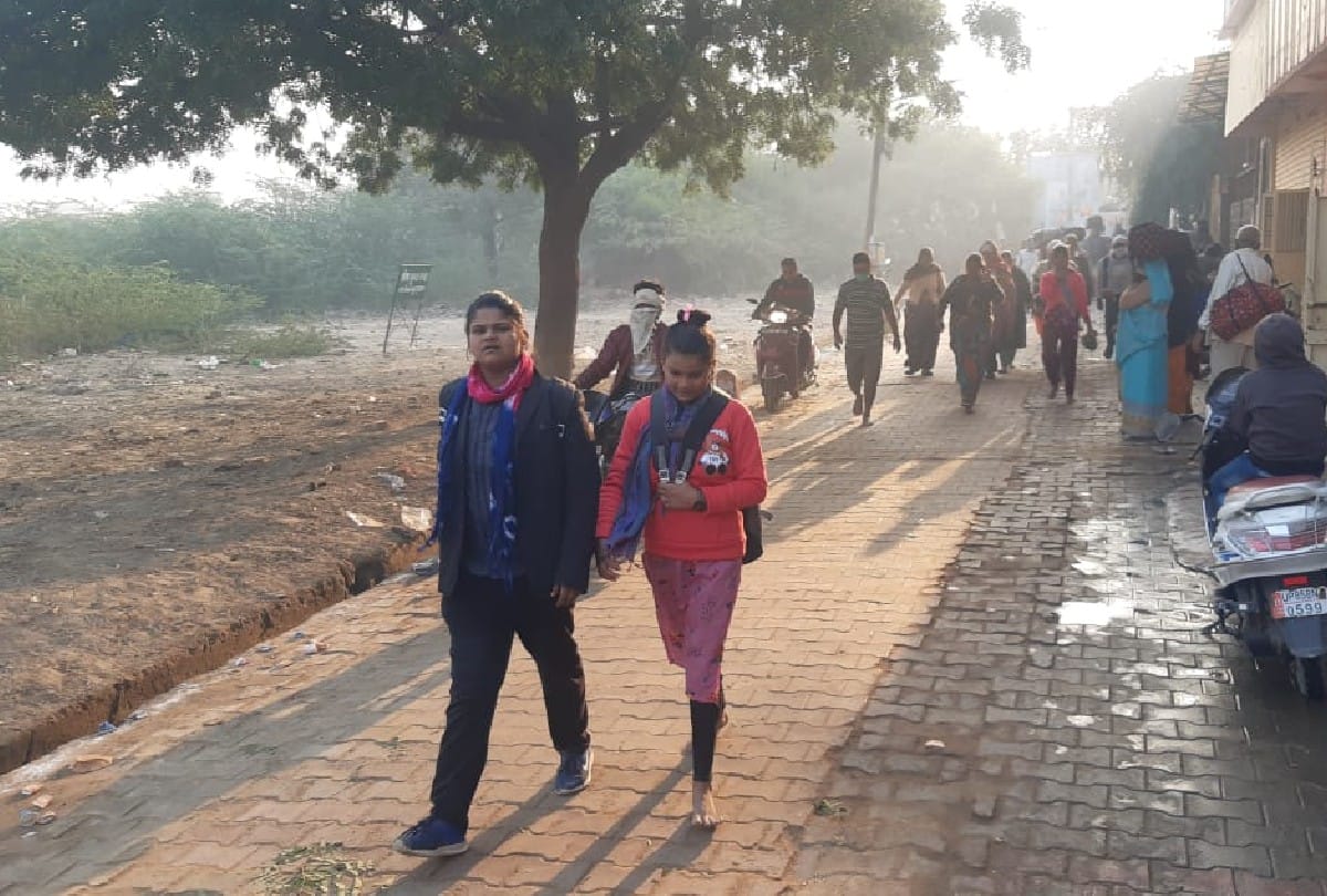 Mathura Akshay Navami 2020 News: Akshay Navami 2020 devotees gathering on parikrama marg in mathura