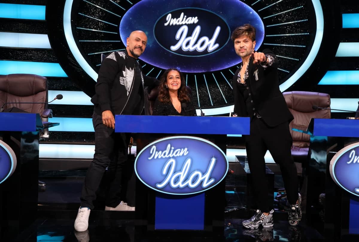 Baba Ramdev Picks Cylinder On Hand On Set Of Indian idol 12 Jay Bhanushali Looking Shocked