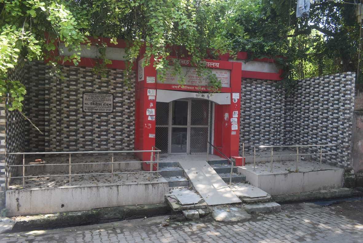960 houses no toilets, yet ODF becomes city