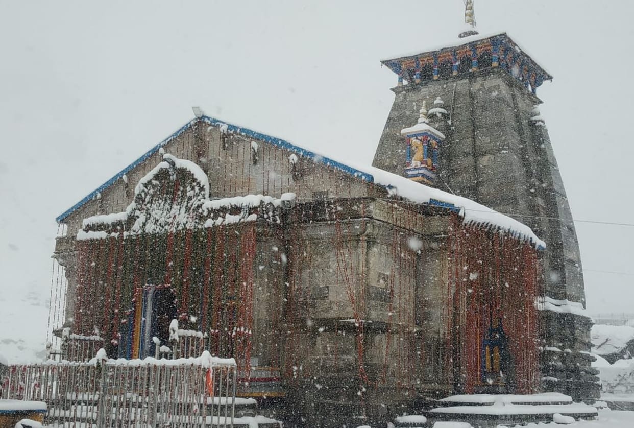 New snow up to half feet in Kedarnath, freezing cold