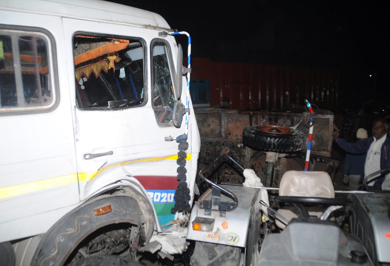 Sugarcane-laden tractor-trolley overturned due to truck collision, two boys buried