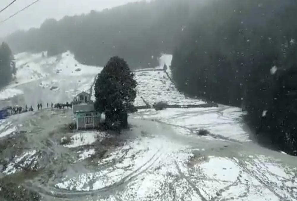 Uttarakhand Weather Latest News: Snow covered Auli Beautiful Visuals after Snowfall