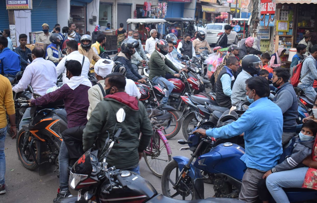 Jam, jam and bus jam, the city kept crawling for seven hours