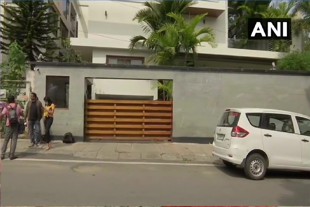 Karnataka: A search by CBI is underway at the residence of former Congress Minister and ex-MLA Roshan Baig