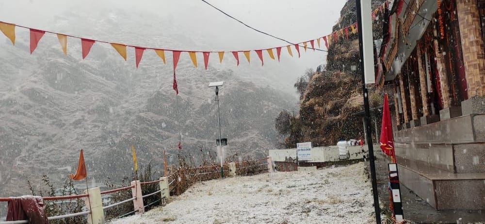 Weather Forecast Today Update in Uttarakhand News: snowfall in high hilly areas