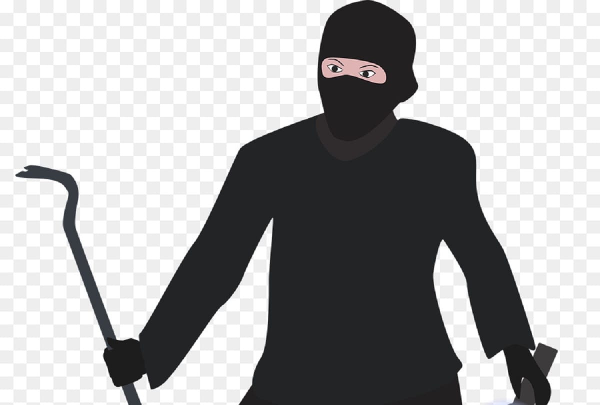 Devas: police arrests man for theft in temples