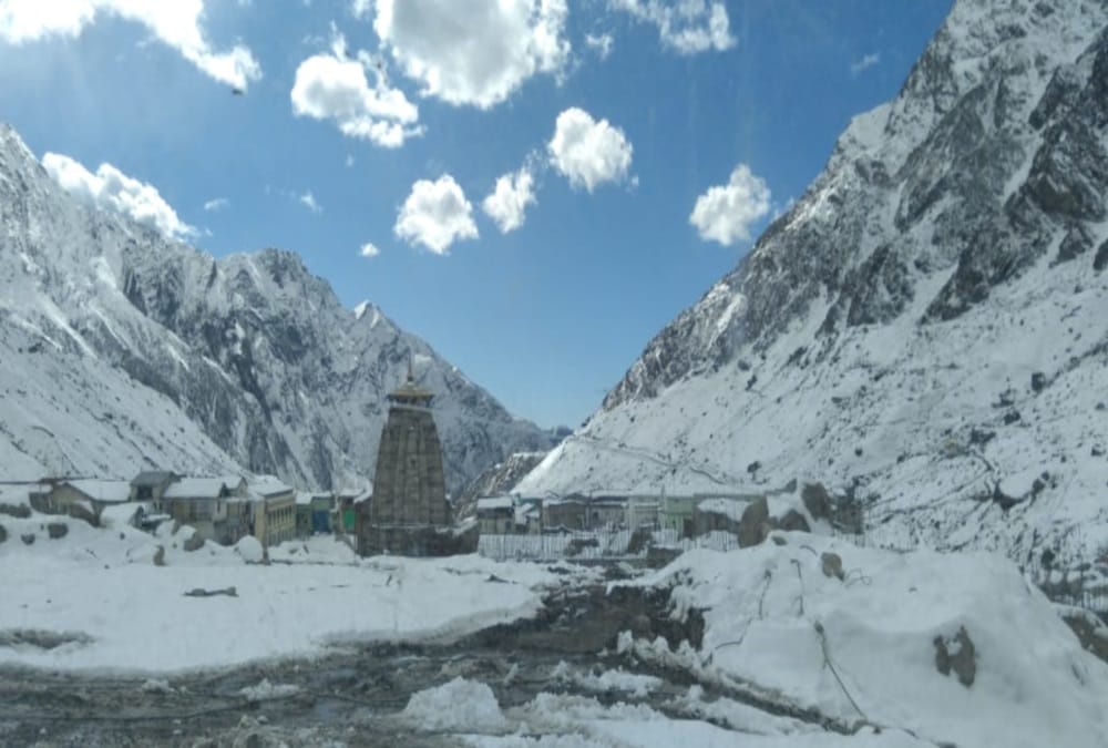 Uttarakhand Weather Latest News: Fresh Snowfall In Hilly Areas, Snow Covered Kedarnath Awesome Visuals