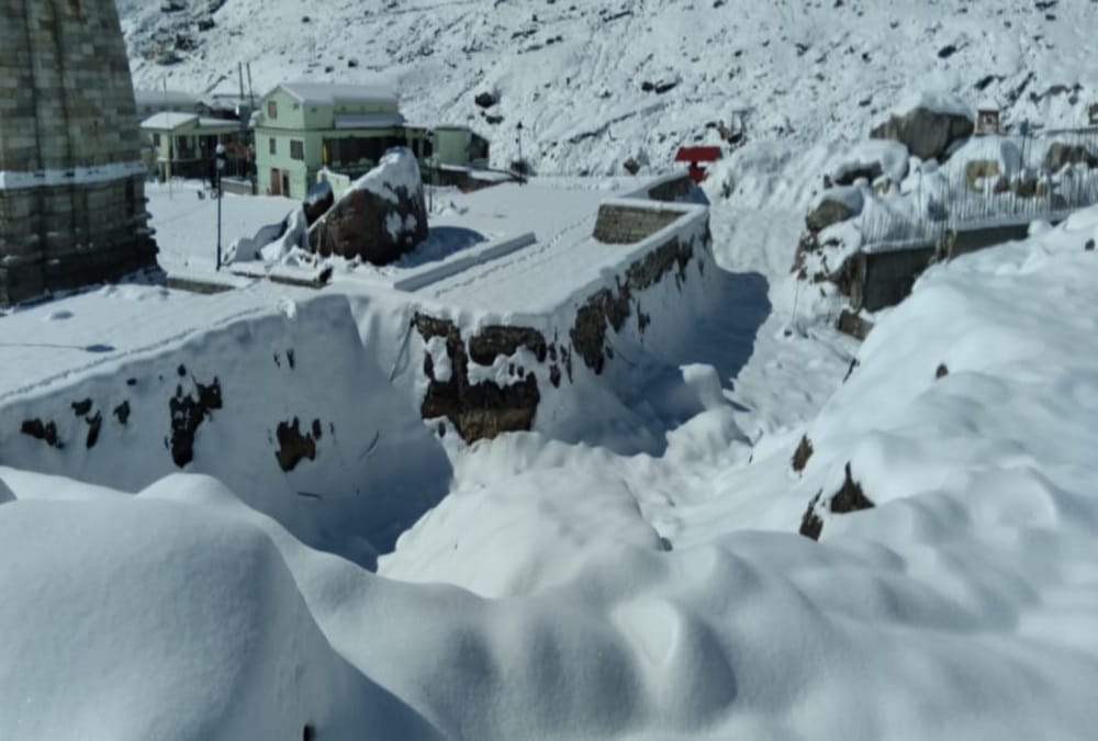 Uttarakhand Weather Latest News: Fresh Snowfall In Hilly Areas, Snow Covered Kedarnath Awesome Visuals
