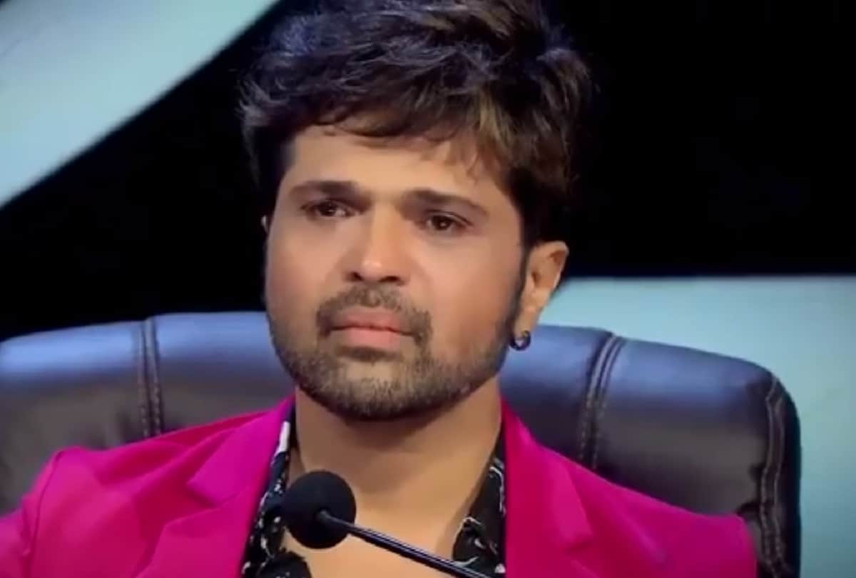 Indian Idol 12 Neha Kakkar Himesh Reshammiya and Vishal Dadlani got teary eyed when a contestant revealed that he swept sets