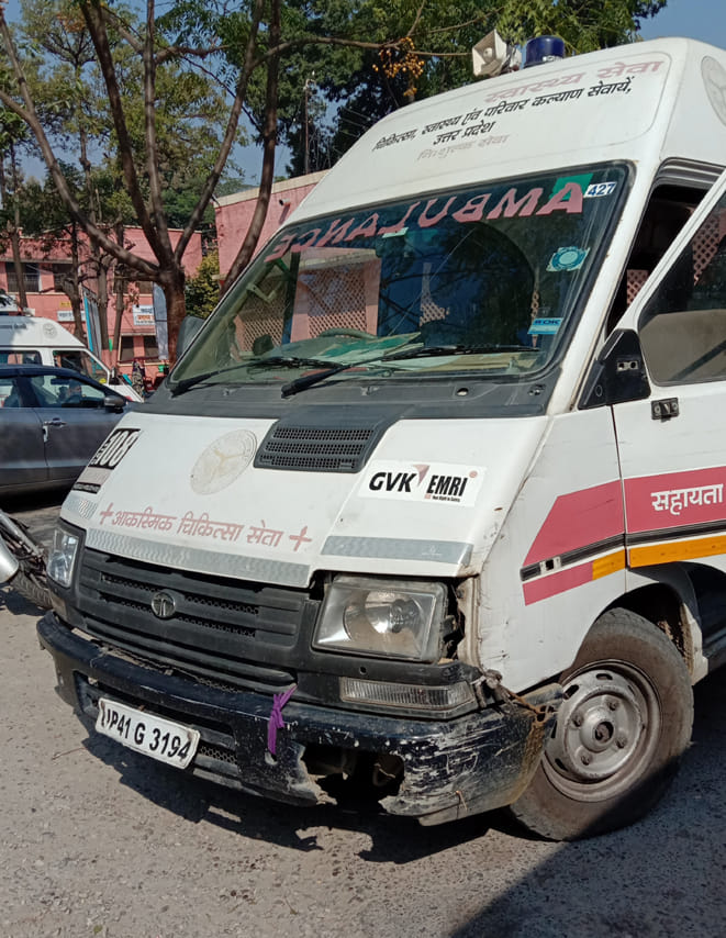Patients being brought from Khatara ambulance